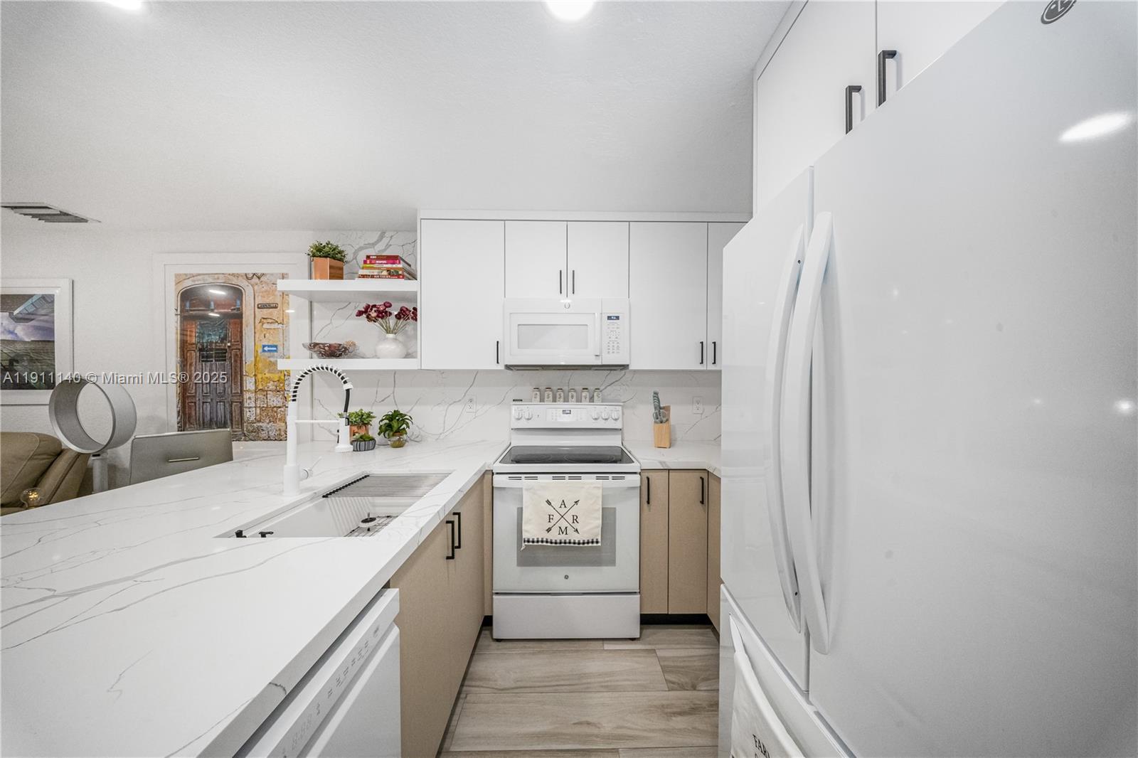 THE OAKS CONDO - Residential