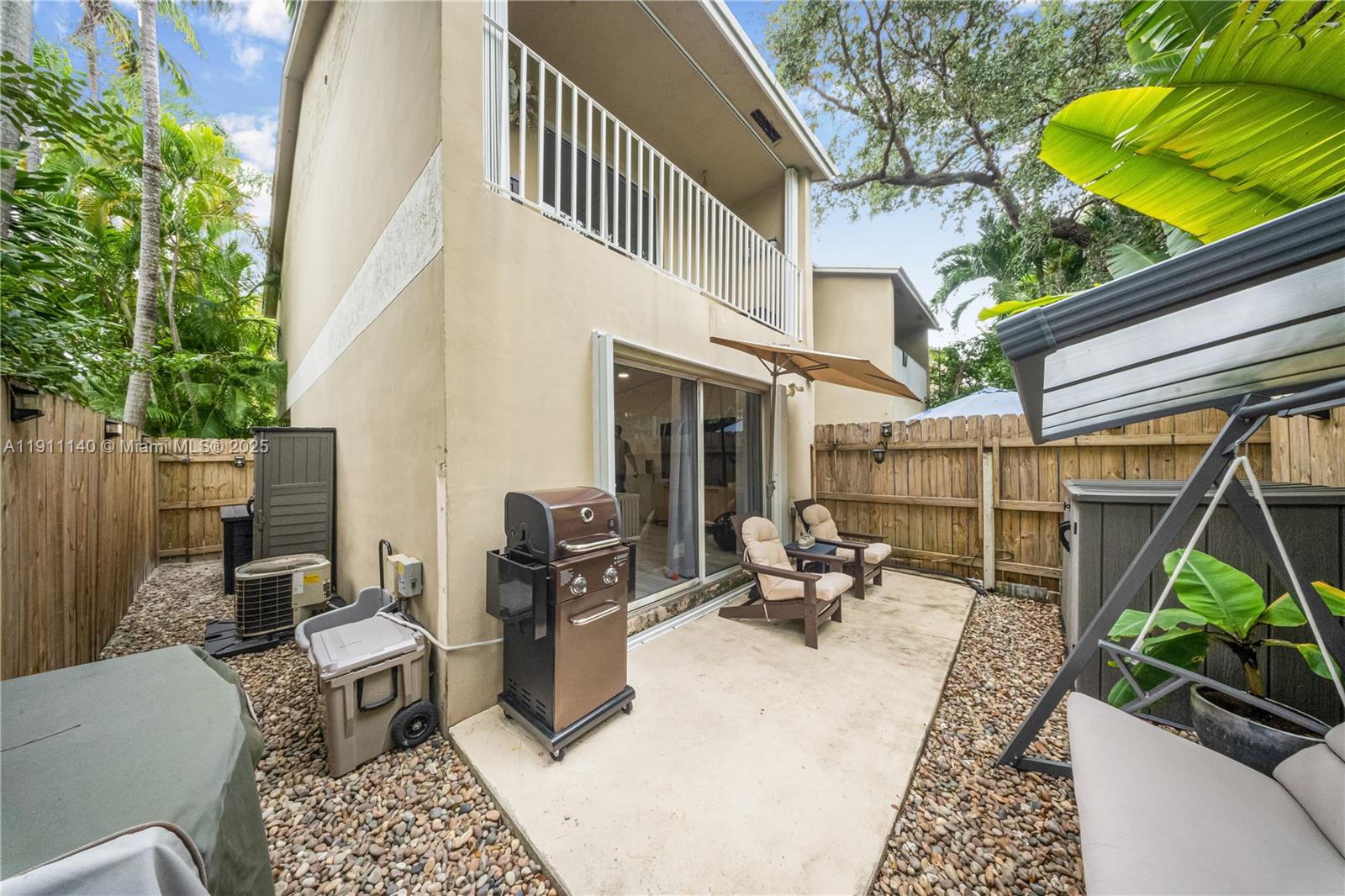 THE OAKS CONDO - Residential