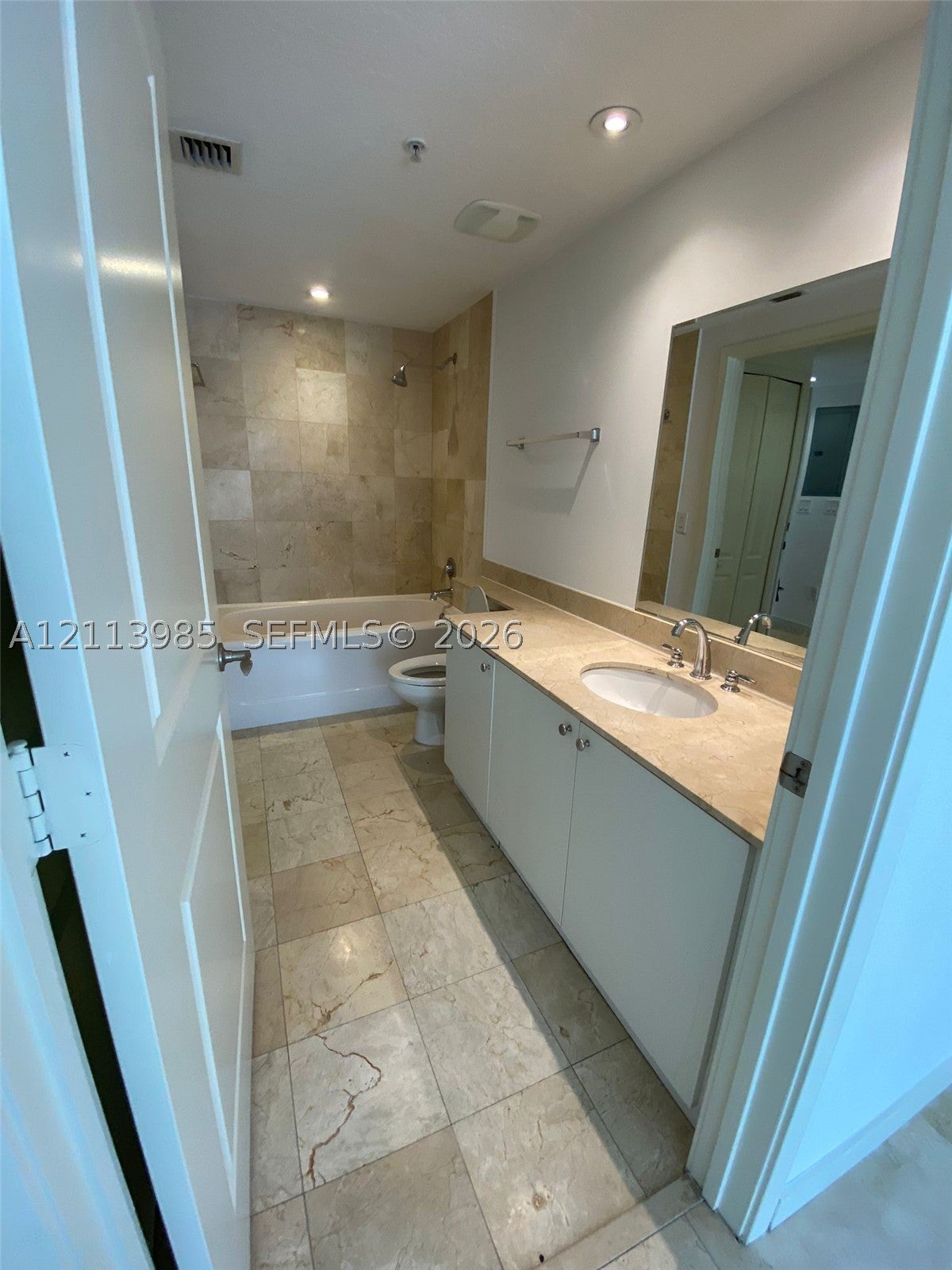 170 SE 14th St 2203
