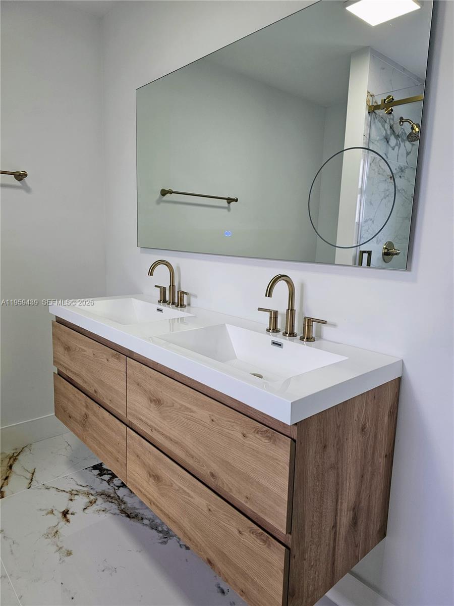 AMERICAN HOMES - Residential