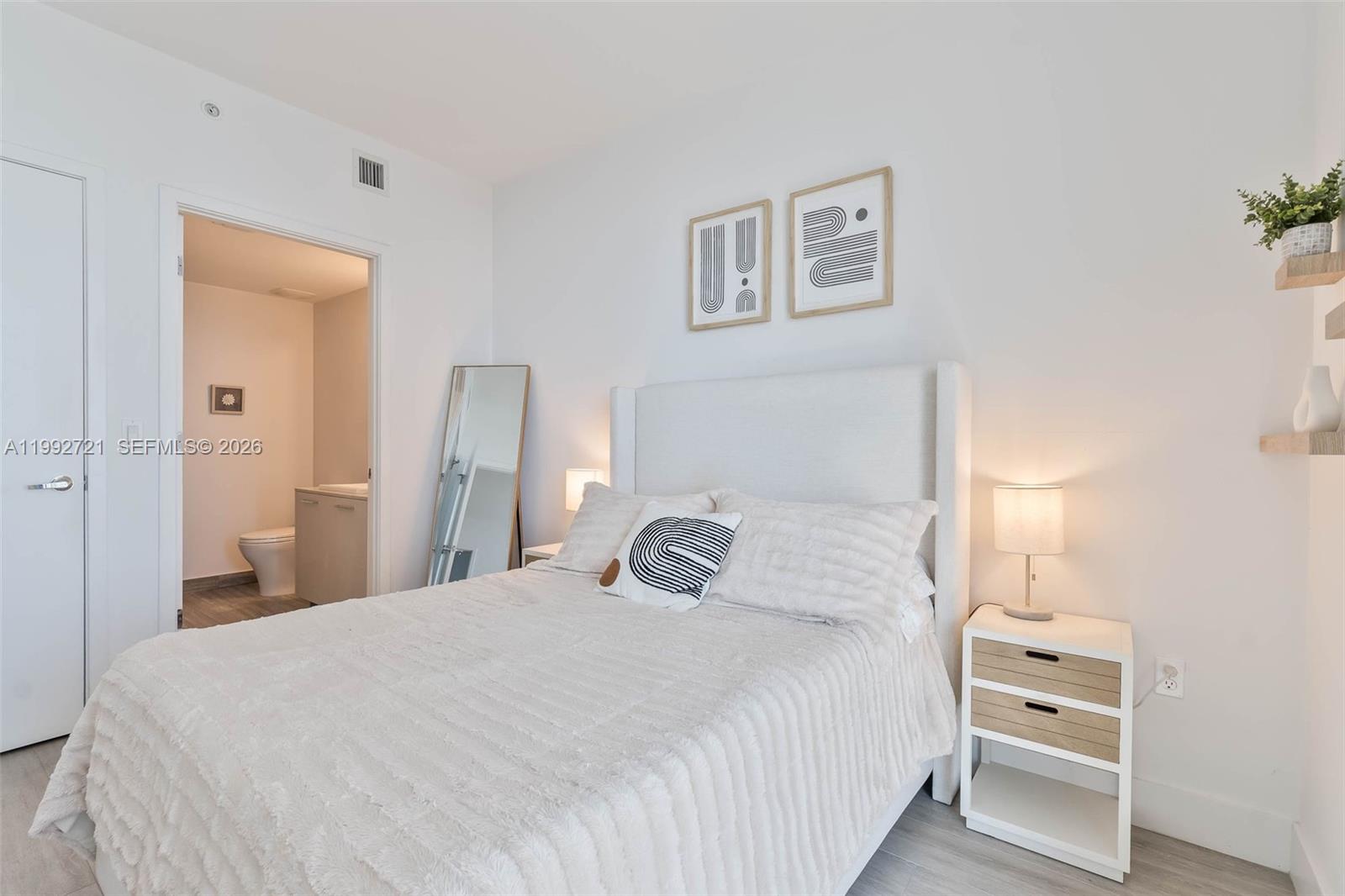 1010 BRICKELL CONDO - Residential Lease