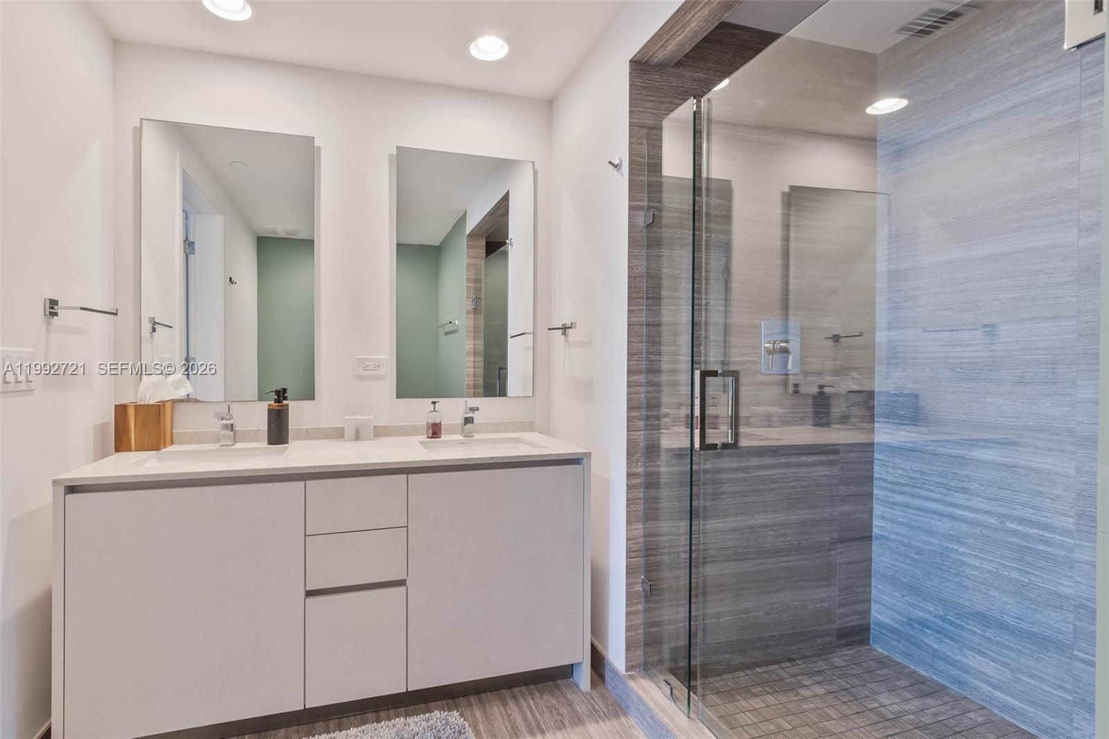 1010 BRICKELL CONDO - Residential Lease
