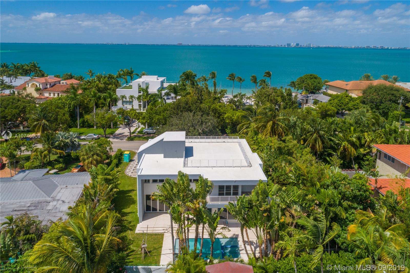 TROPICAL ISLE HOMES SUB 3 - Residential