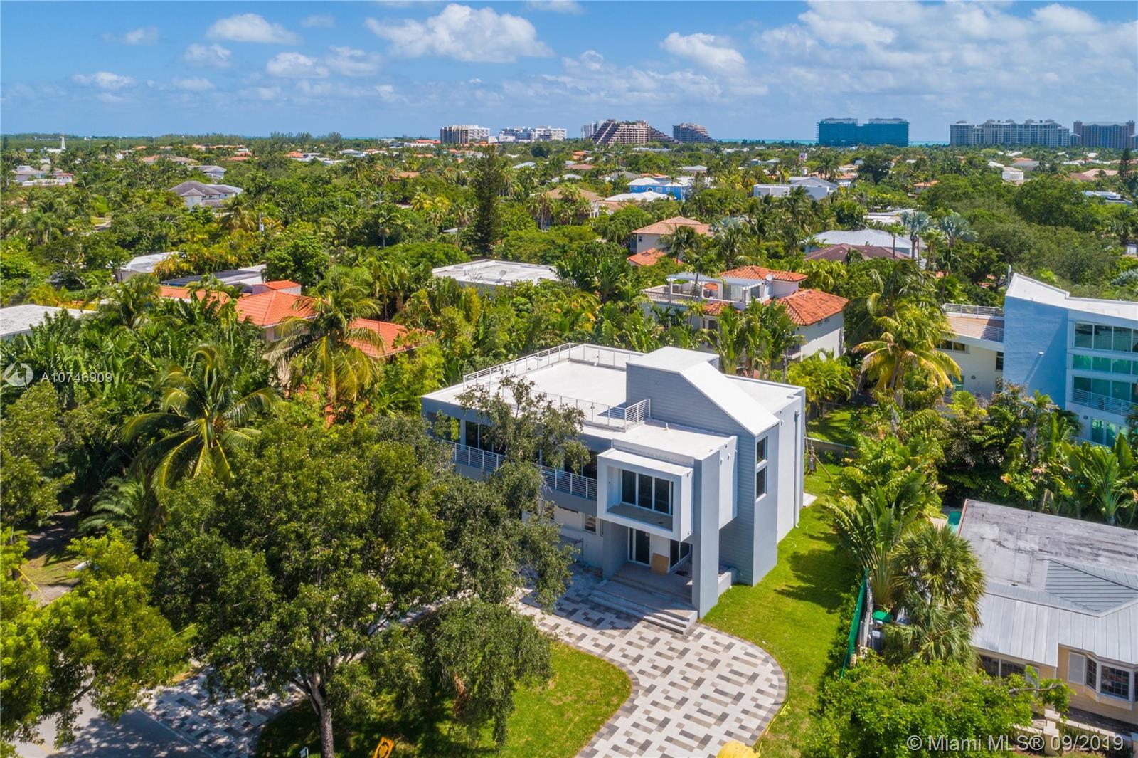 TROPICAL ISLE HOMES SUB 3 - Residential