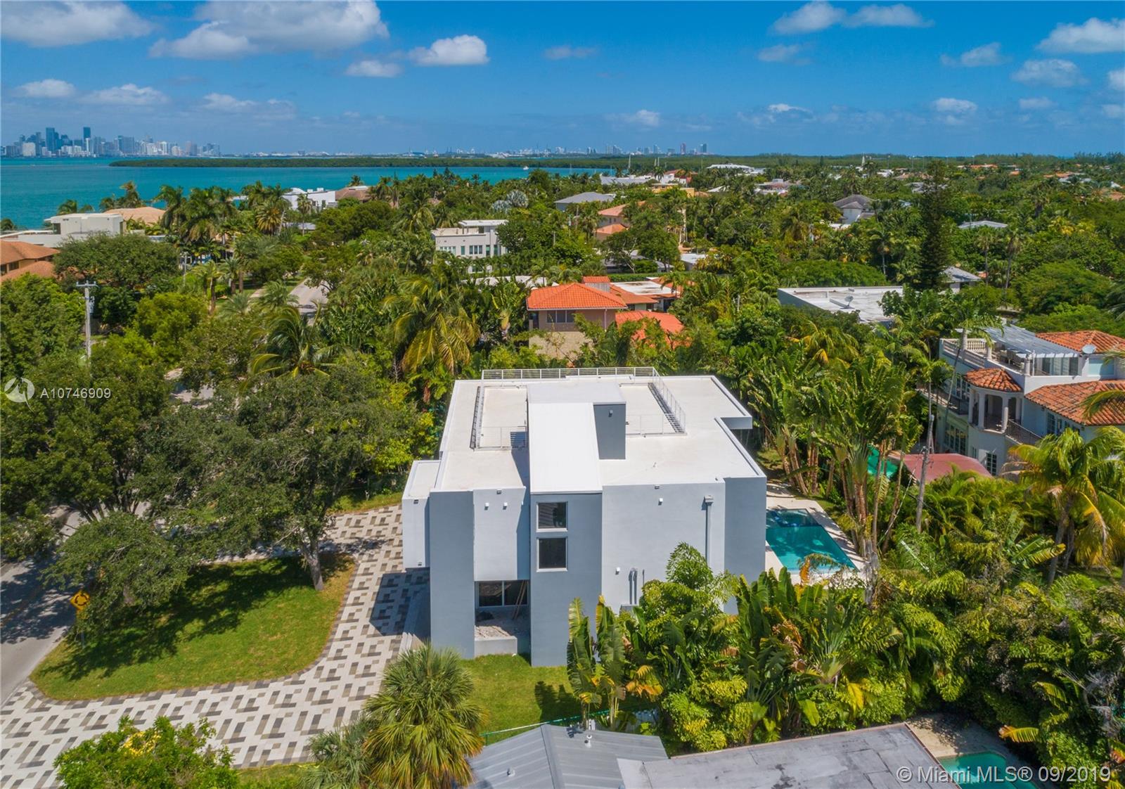 TROPICAL ISLE HOMES SUB 3 - Residential