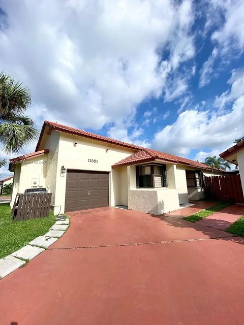 11351 SW 8th Pl Pembroke Pines FL 33025