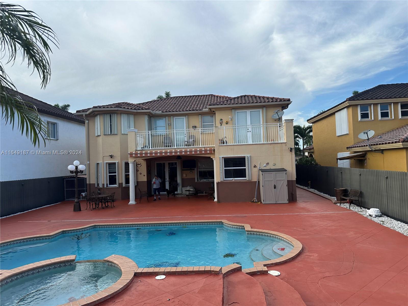 CRESTVIEW LAKES - Residential