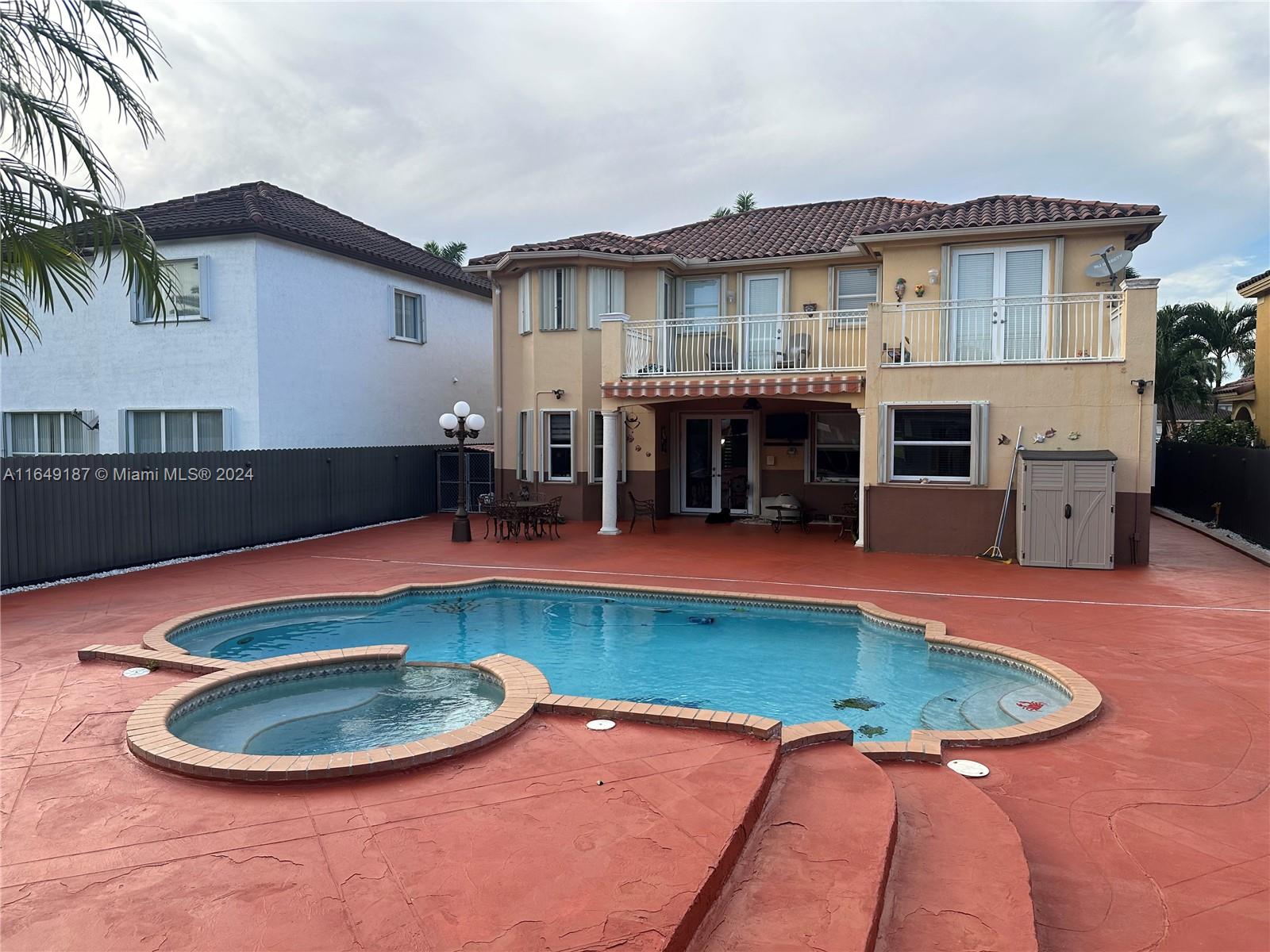 CRESTVIEW LAKES - Residential