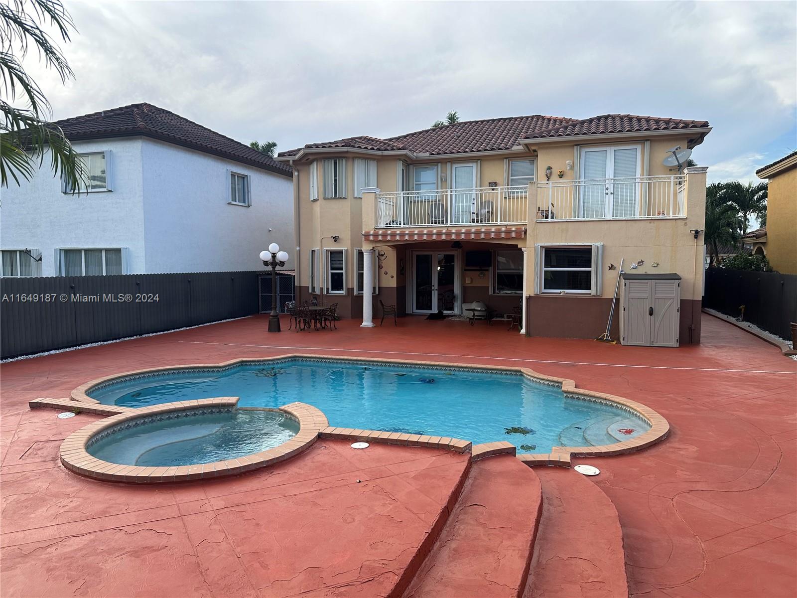 CRESTVIEW LAKES - Residential