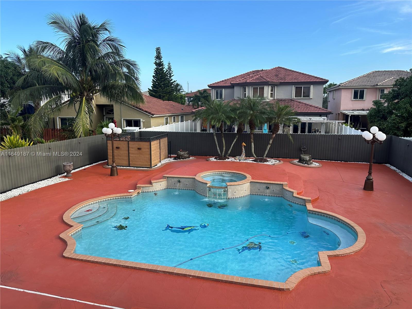CRESTVIEW LAKES - Residential