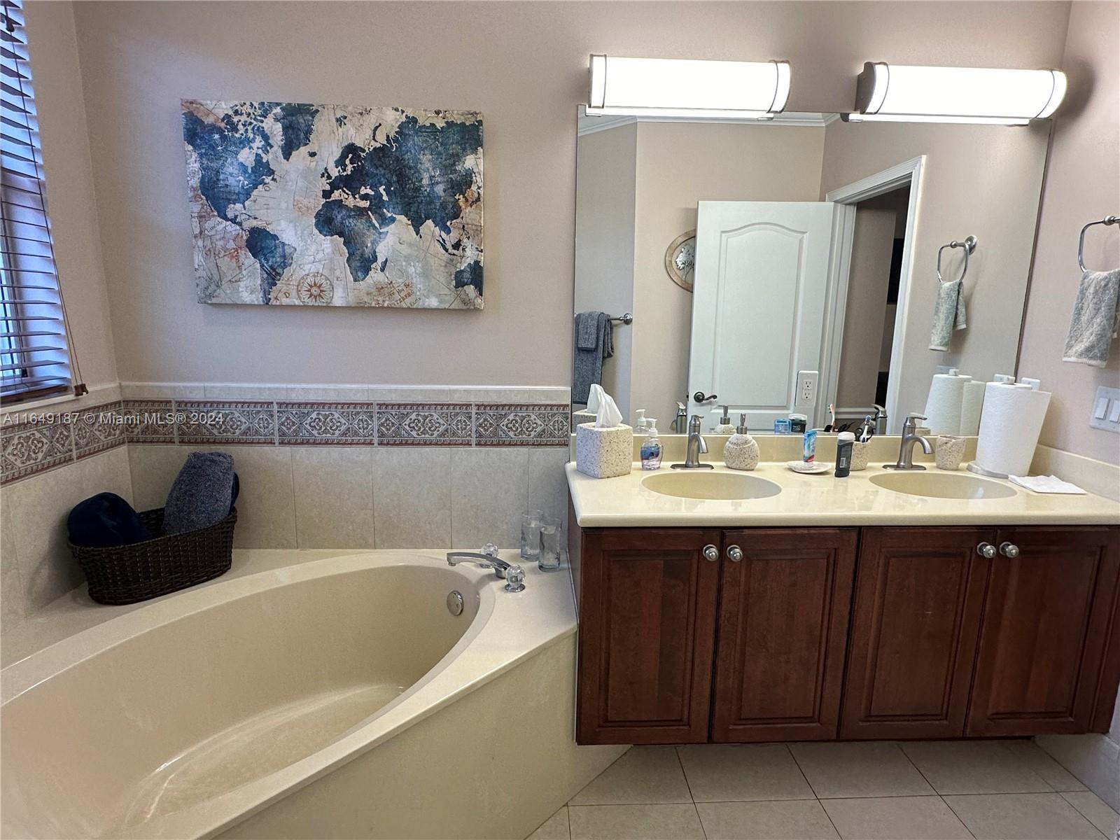 CRESTVIEW LAKES - Residential