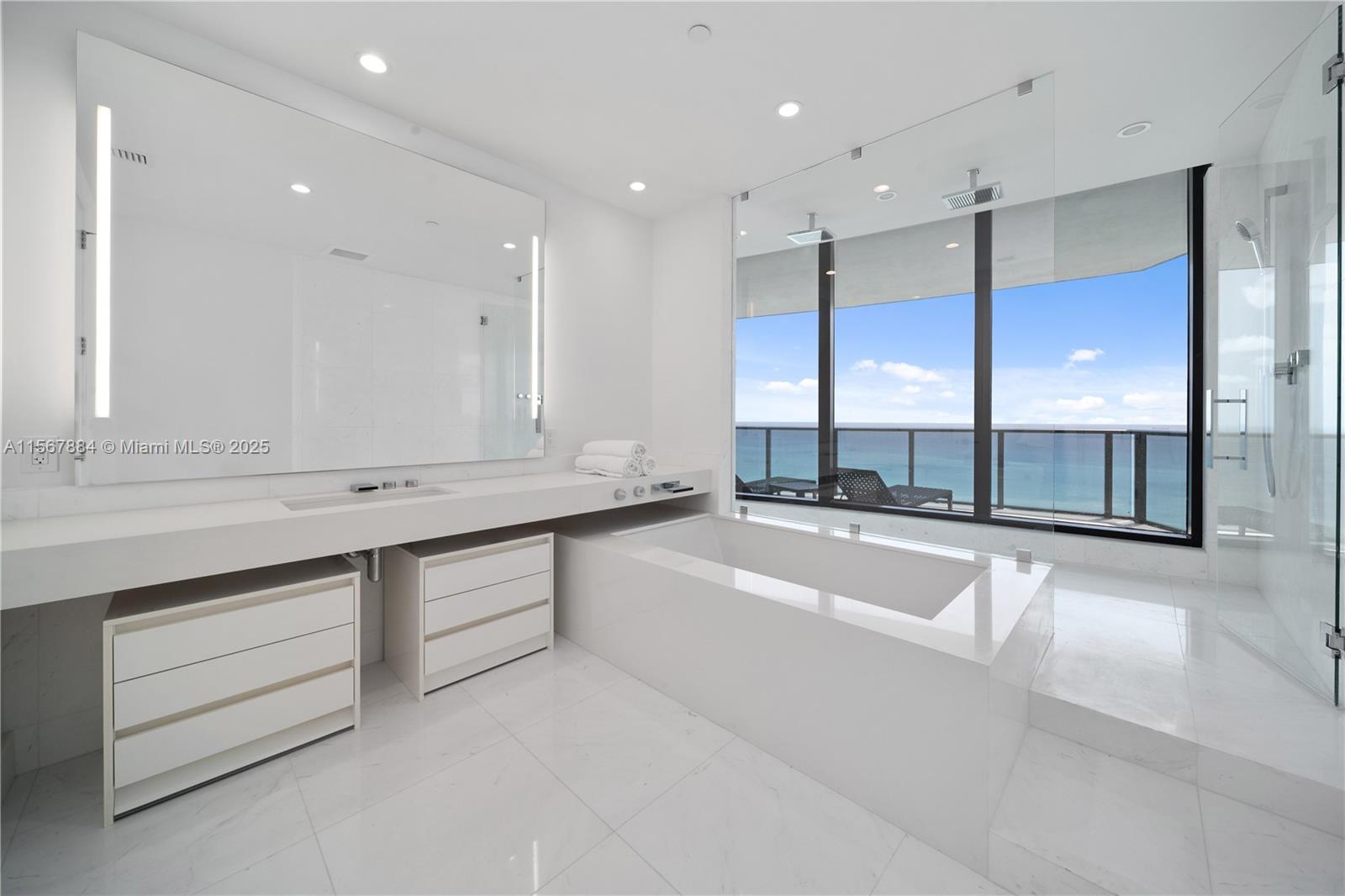 18555 COLLINS AVENUE COND - Residential