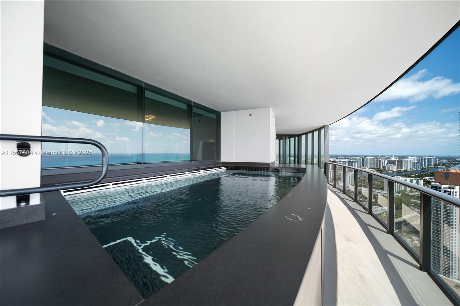 18555 COLLINS AVENUE COND - Residential