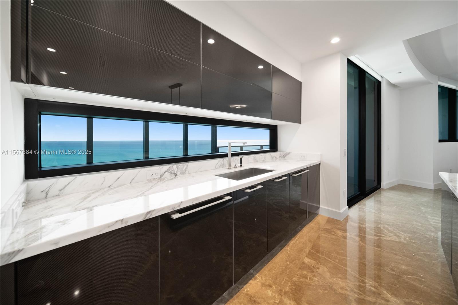 18555 COLLINS AVENUE COND - Residential