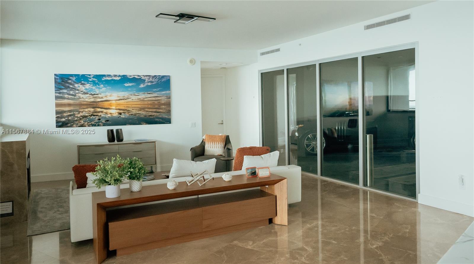 18555 COLLINS AVENUE COND - Residential