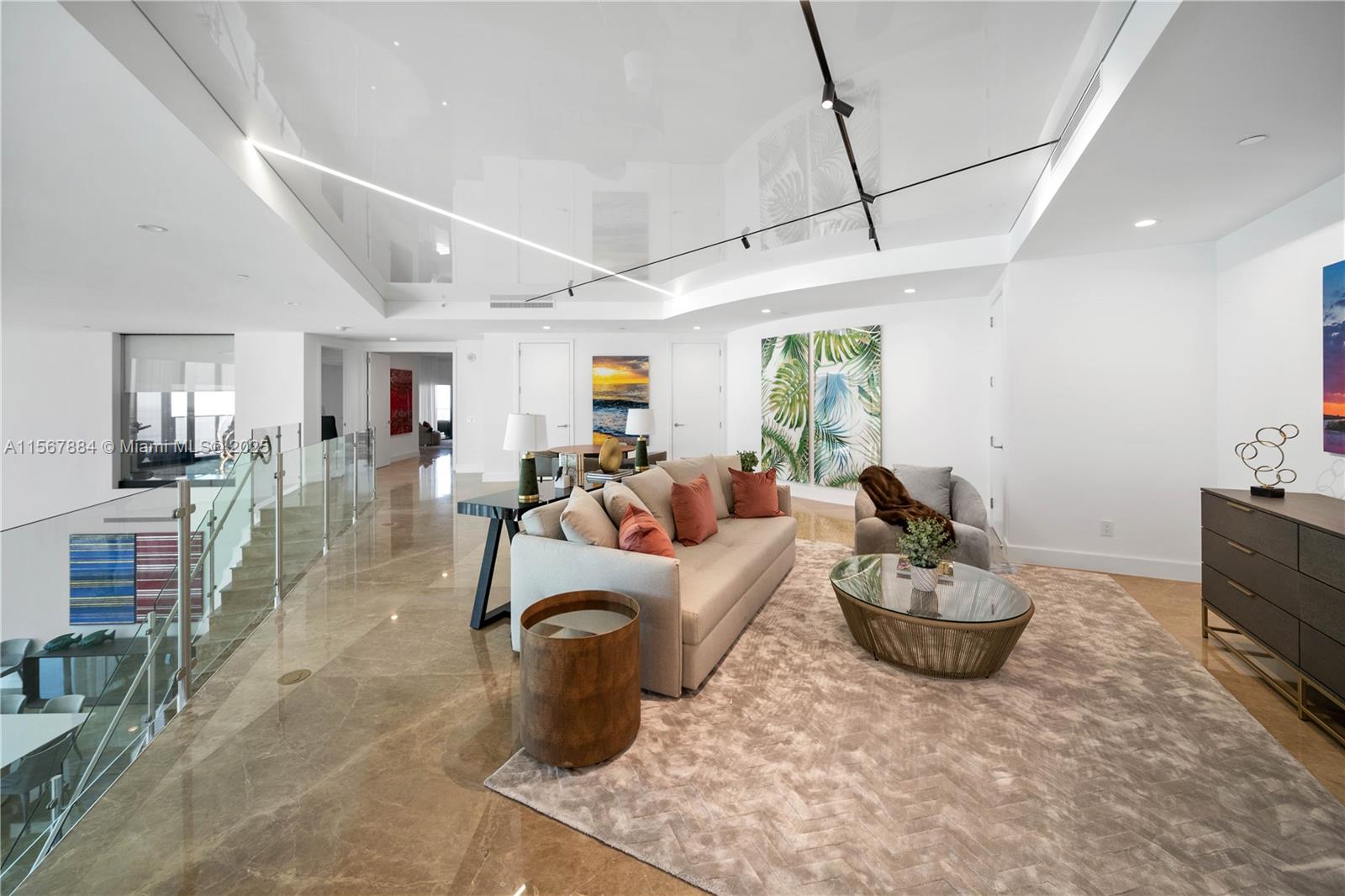 18555 COLLINS AVENUE COND - Residential