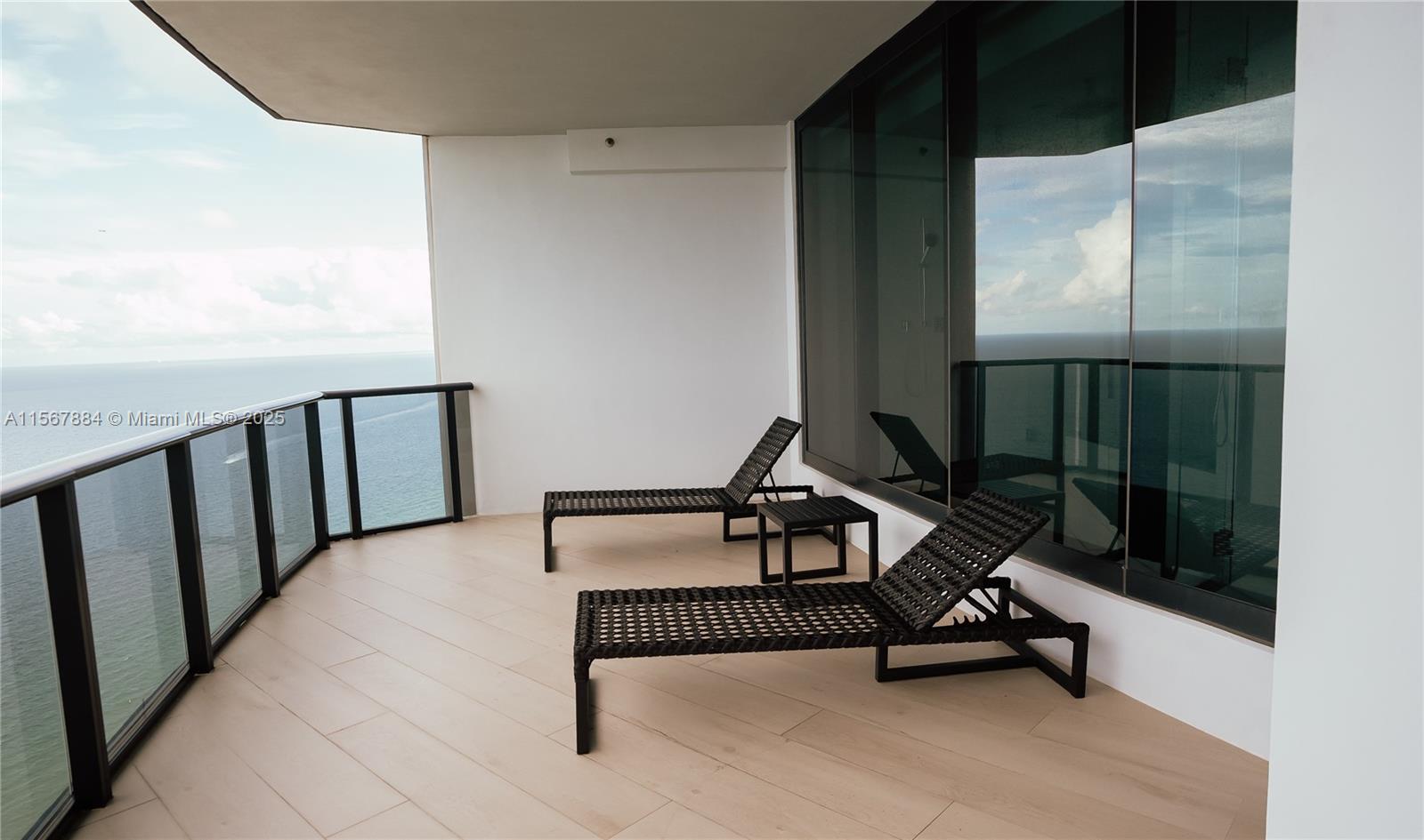 18555 COLLINS AVENUE COND - Residential