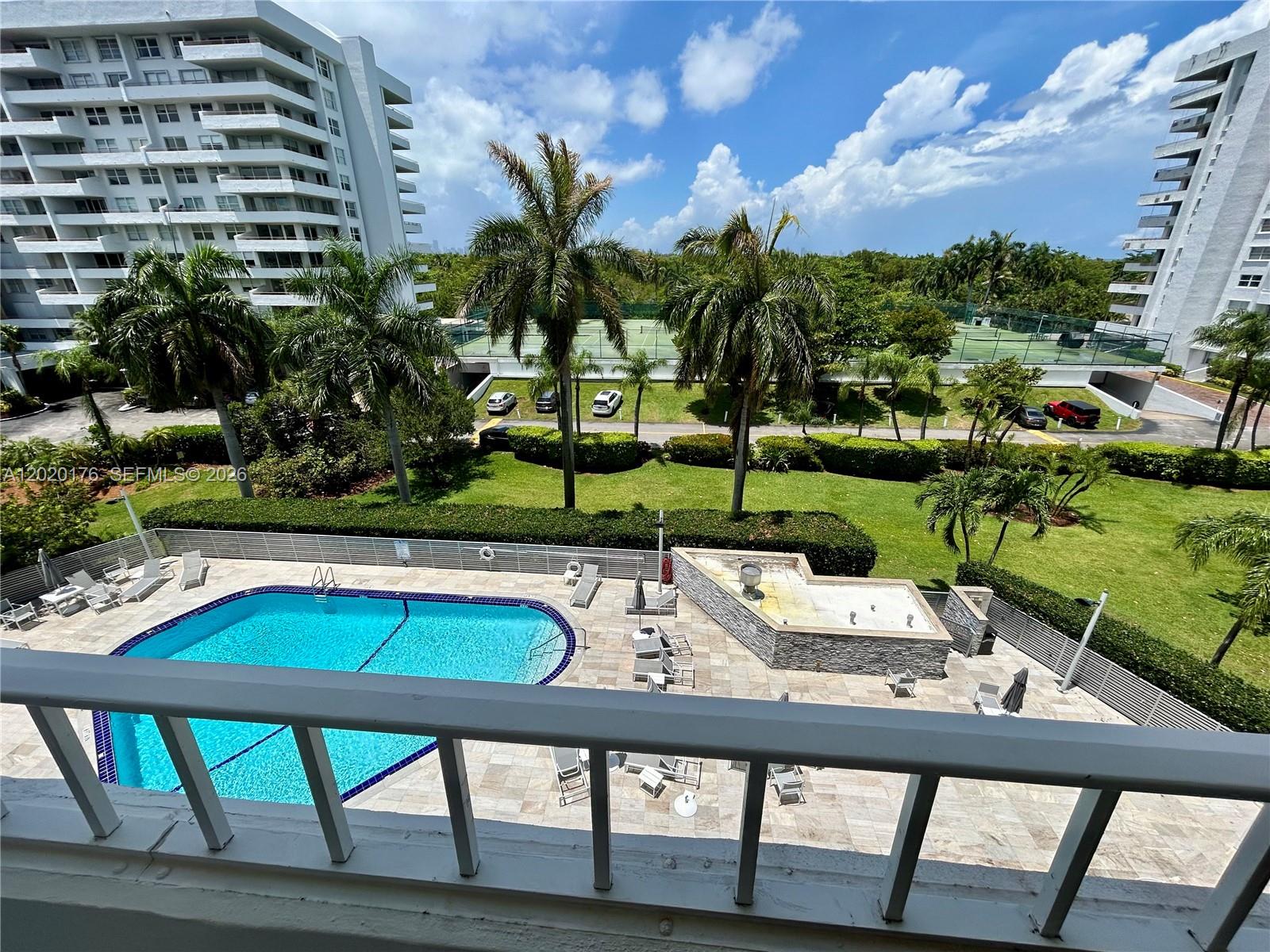 199 Ocean Lane Dr 512