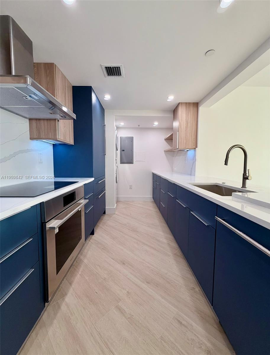 TIDES AT BRIDGESIDE SQUAR - Residential Lease