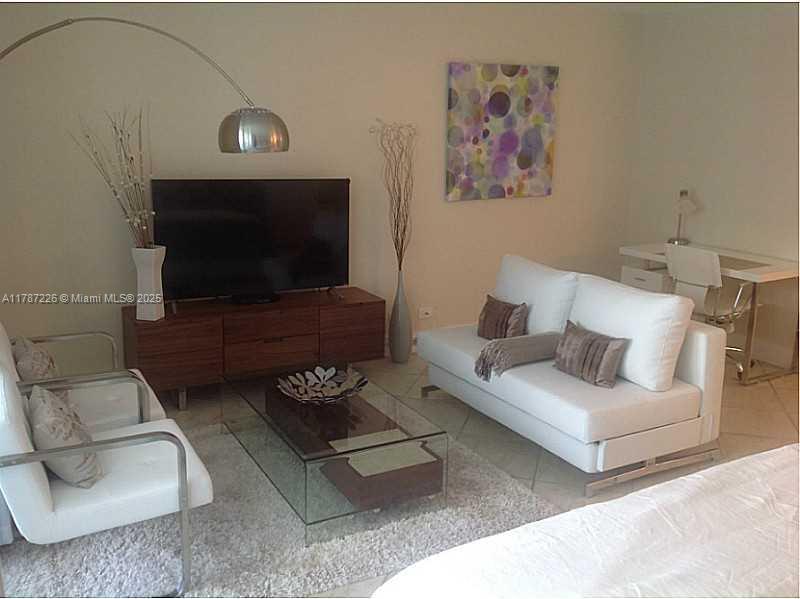 RONEY PALACE CONDO - Residential Lease