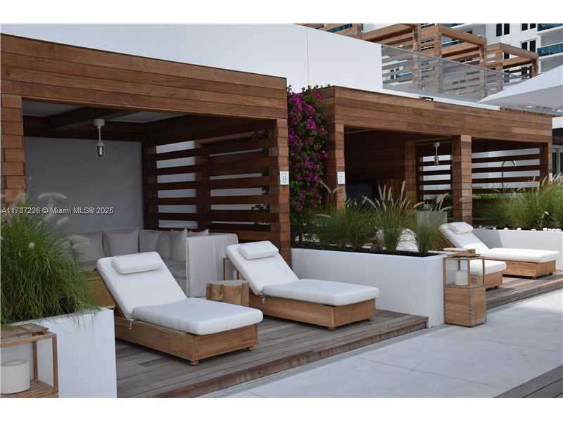 RONEY PALACE CONDO - Residential Lease