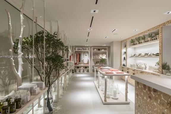 RONEY PALACE CONDO - Residential Lease