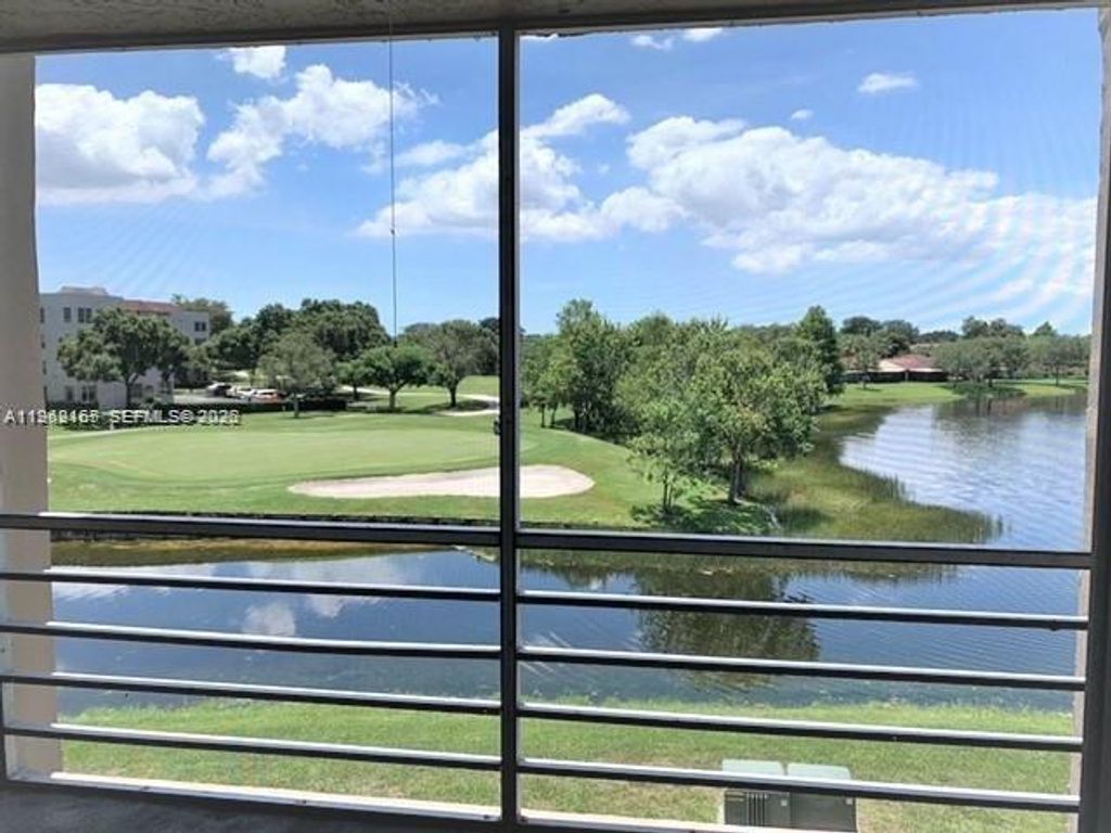 Photo of 9470 Live Oak Pl #308, Davie, FL 33324 (MLS # A11962165)