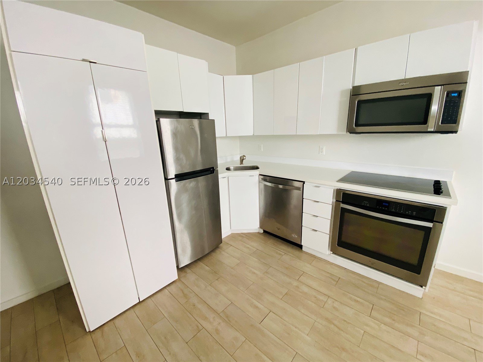 1611 Meridian Ave 305
