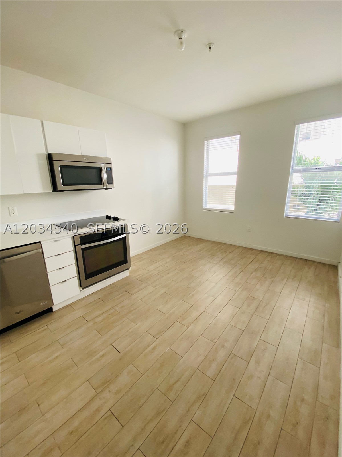 1611 Meridian Ave 305