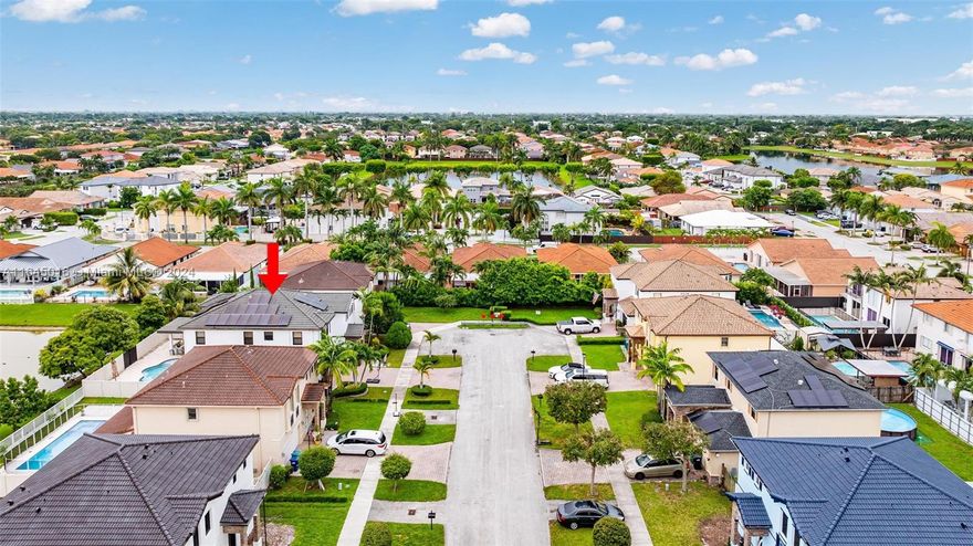 Spectacular Home for Sale in South West Miami
Don’t miss the opportunity to live in an exceptional property! Located on a cul-de-sac, this house features incredible upgrades, including:
-Heated pool
-Solar panels that save you thousands of dollars on electricity bills..
-Complete outdoor kitchen for enjoying outdoor moments.
-Water purification system for the entire property.
-Impact windows for added security and energy efficiency.
-High-quality marble floors throughout.
-One bedroom on the first floor, ideal for added convenience.
Located just minutes from the 836 West expressway, with quick access to top schools, shopping centers, West Baptist Hospital, supermarkets, and more.