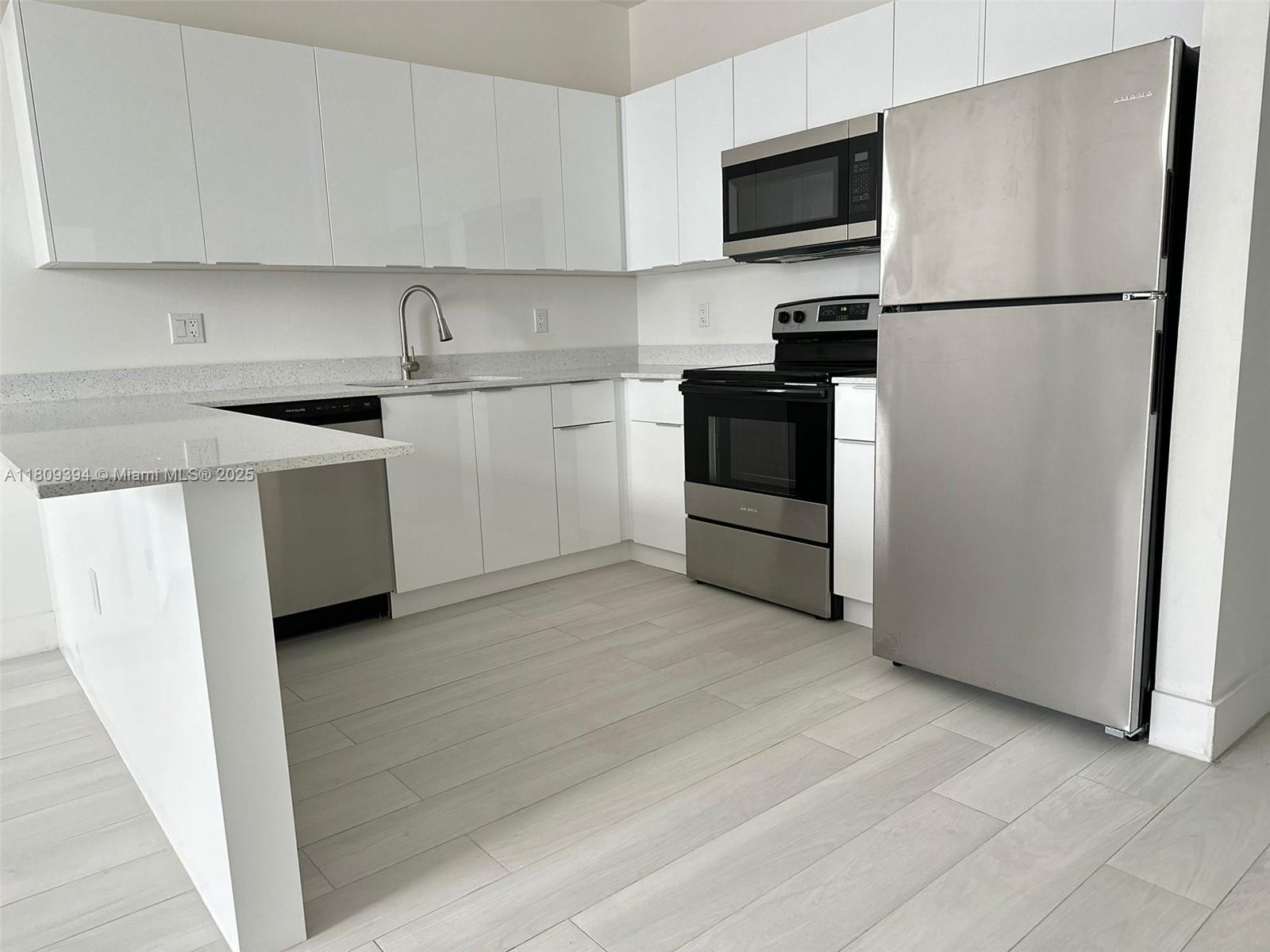 909 E 24th St 201