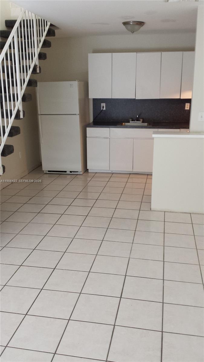 GARDEN FRONT VILLAS CONDO - Residential Lease