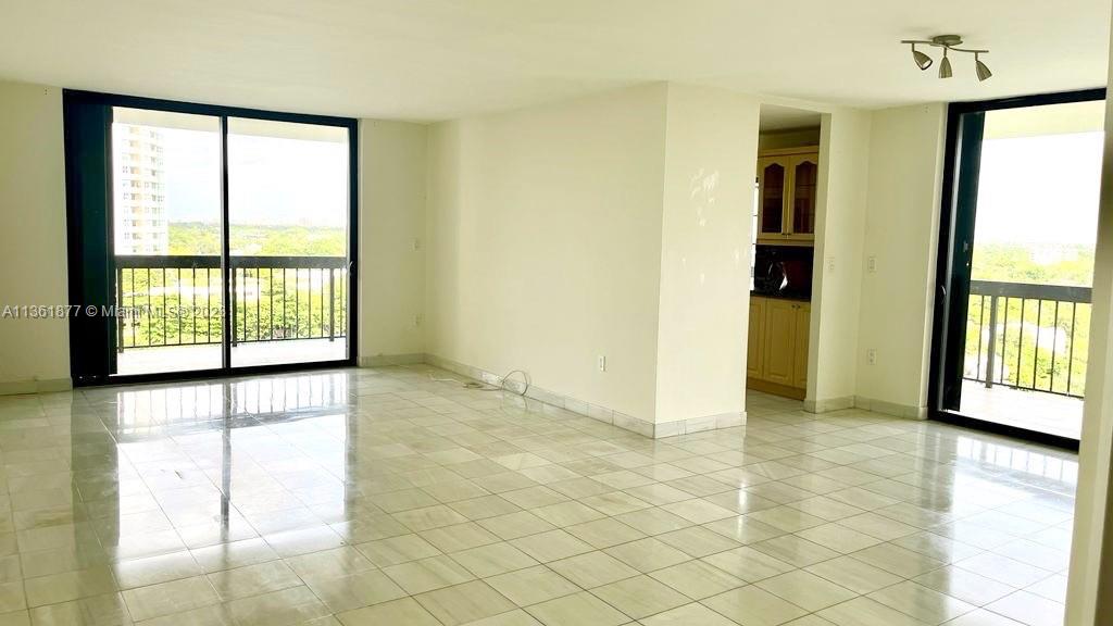 Brickell Bay Club - Residential
