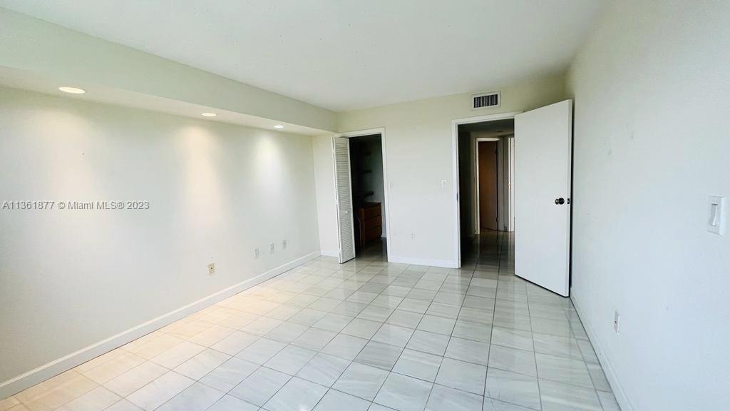 Brickell Bay Club - Residential