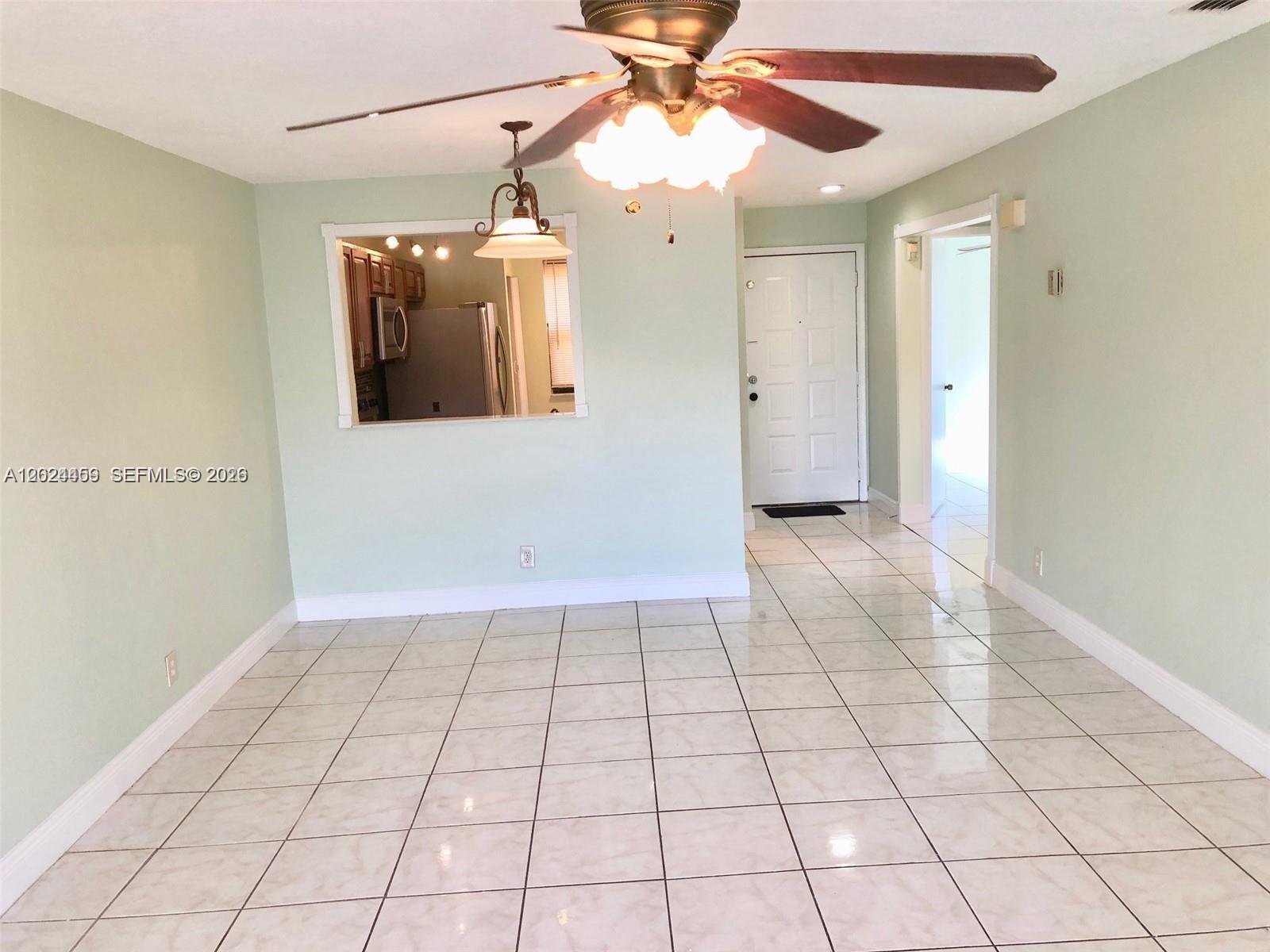 CIRCLE VILLAS (THE) CONDO - Residential Lease
