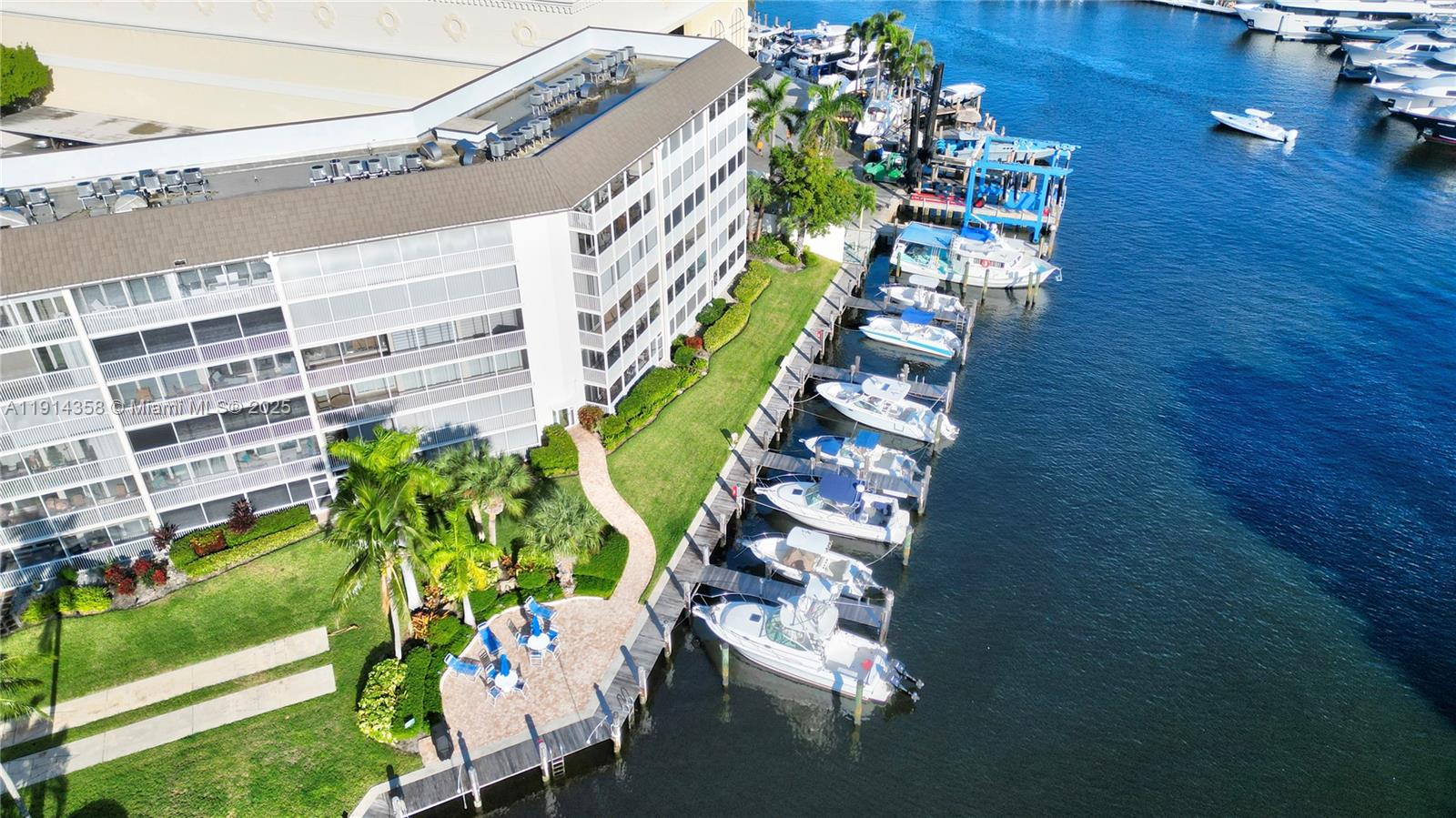 RIVER HOUSE TOWERS CONDO - Residential