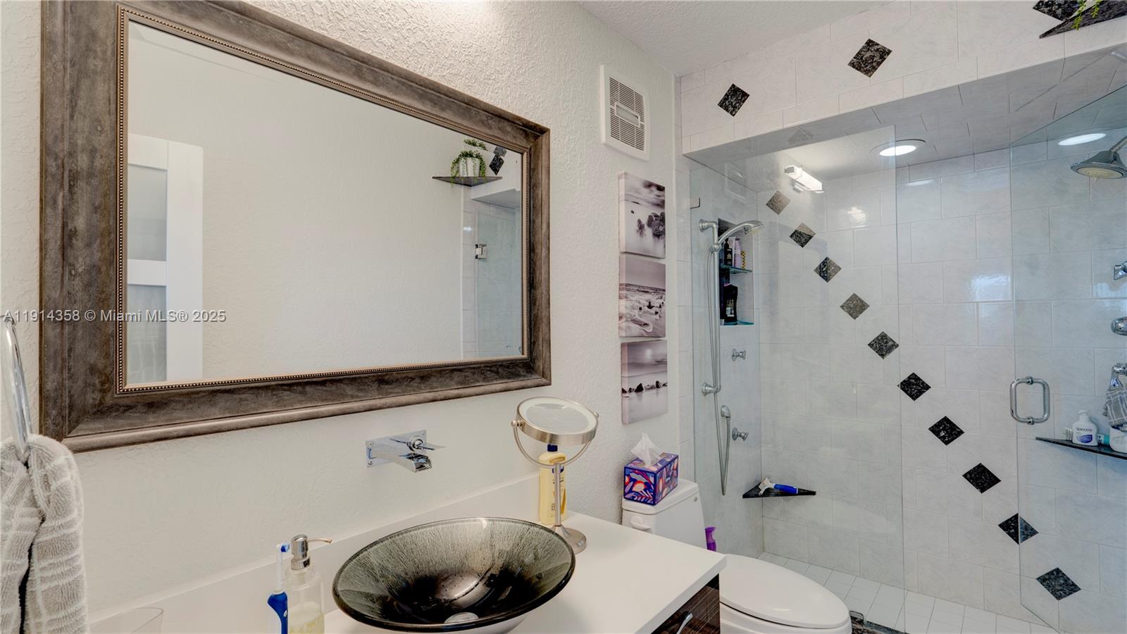 RIVER HOUSE TOWERS CONDO - Residential