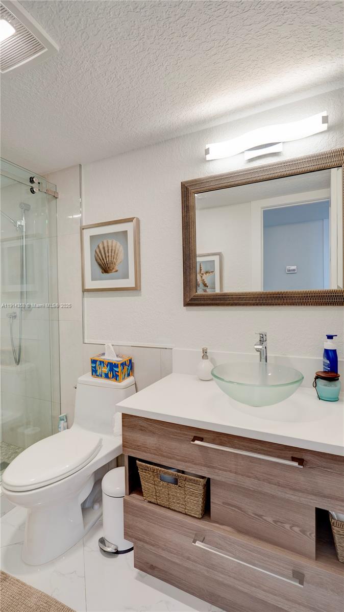 RIVER HOUSE TOWERS CONDO - Residential