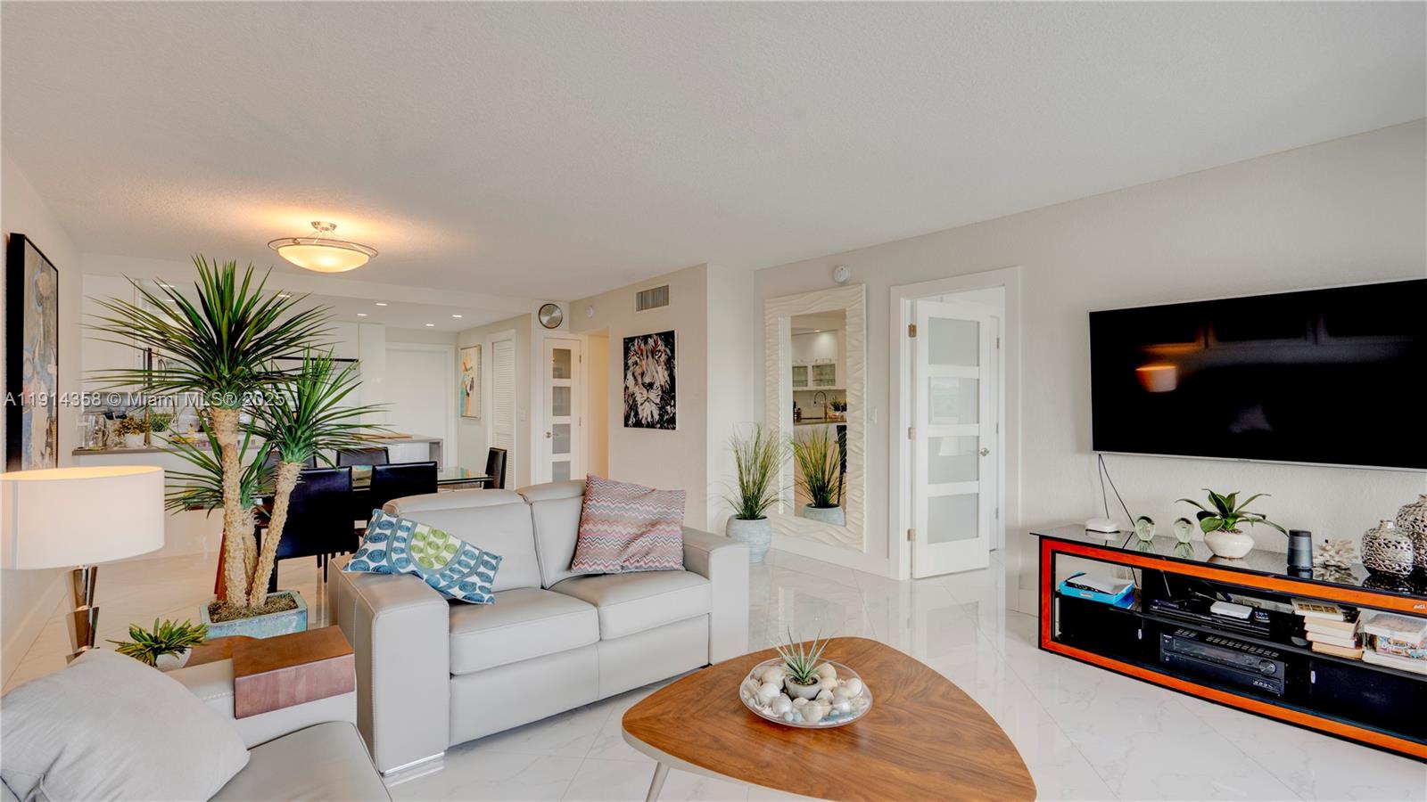 RIVER HOUSE TOWERS CONDO - Residential