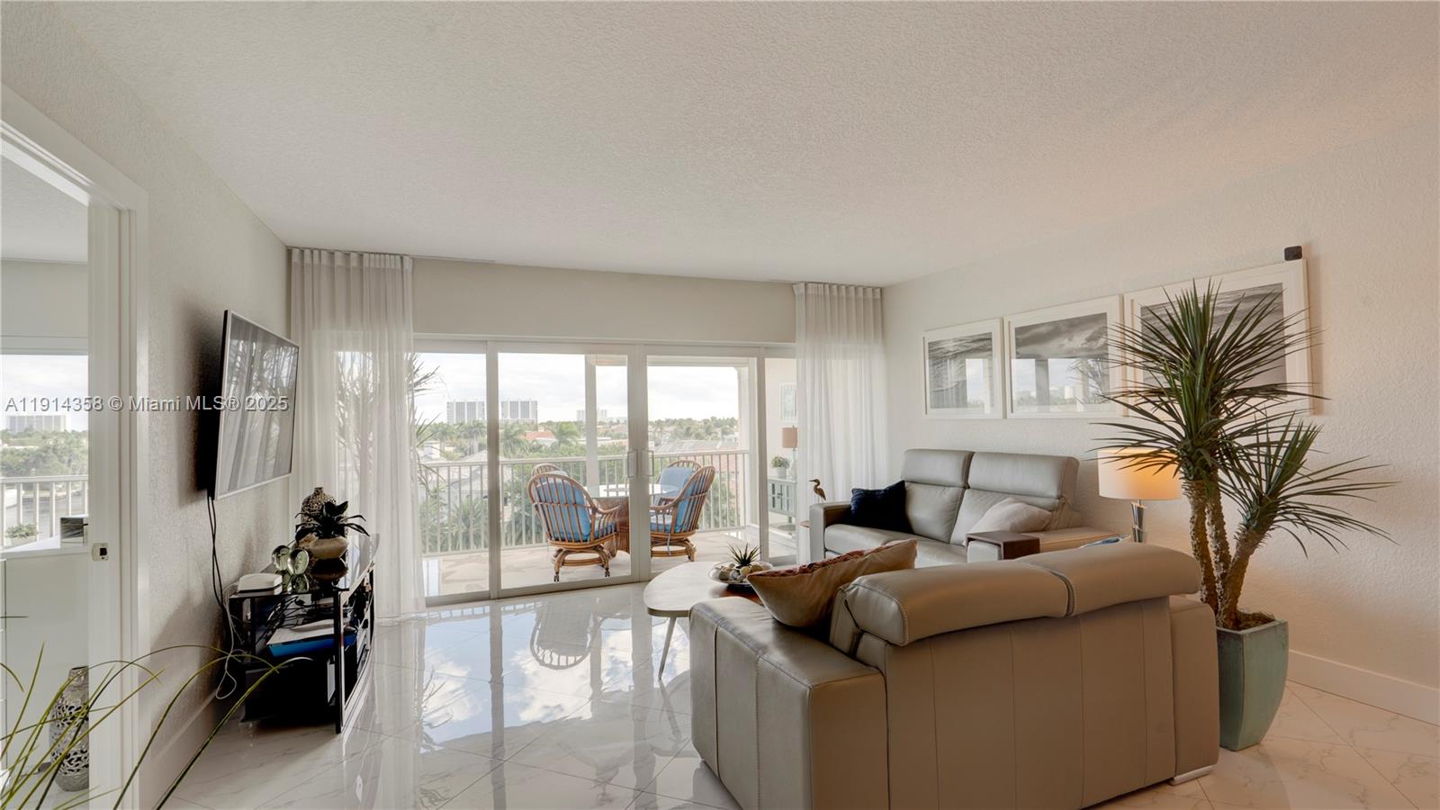 RIVER HOUSE TOWERS CONDO - Residential