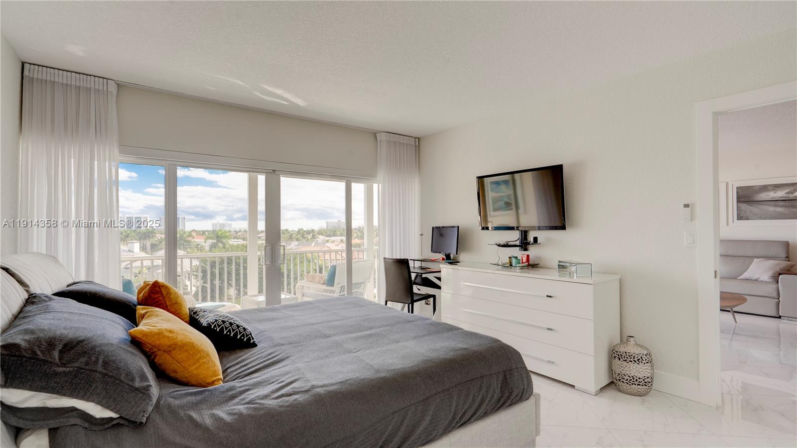 RIVER HOUSE TOWERS CONDO - Residential