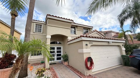 2271 NW 159th Ave Pembroke Pines FL 33028