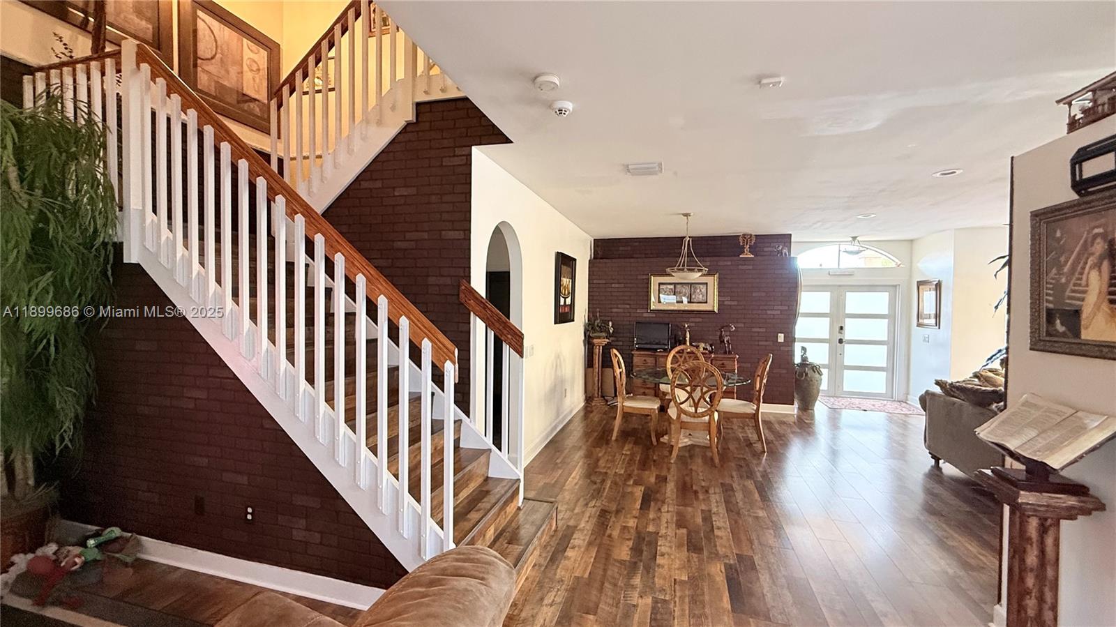 TOWNGATE - Residential