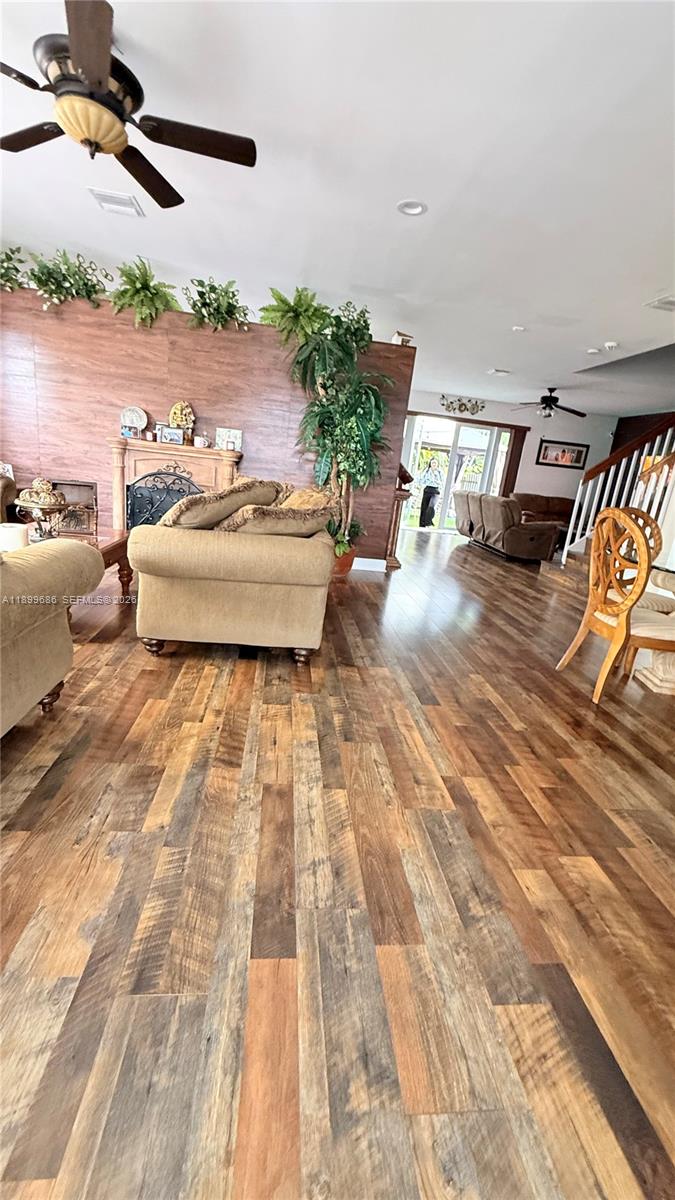 TOWNGATE - Residential