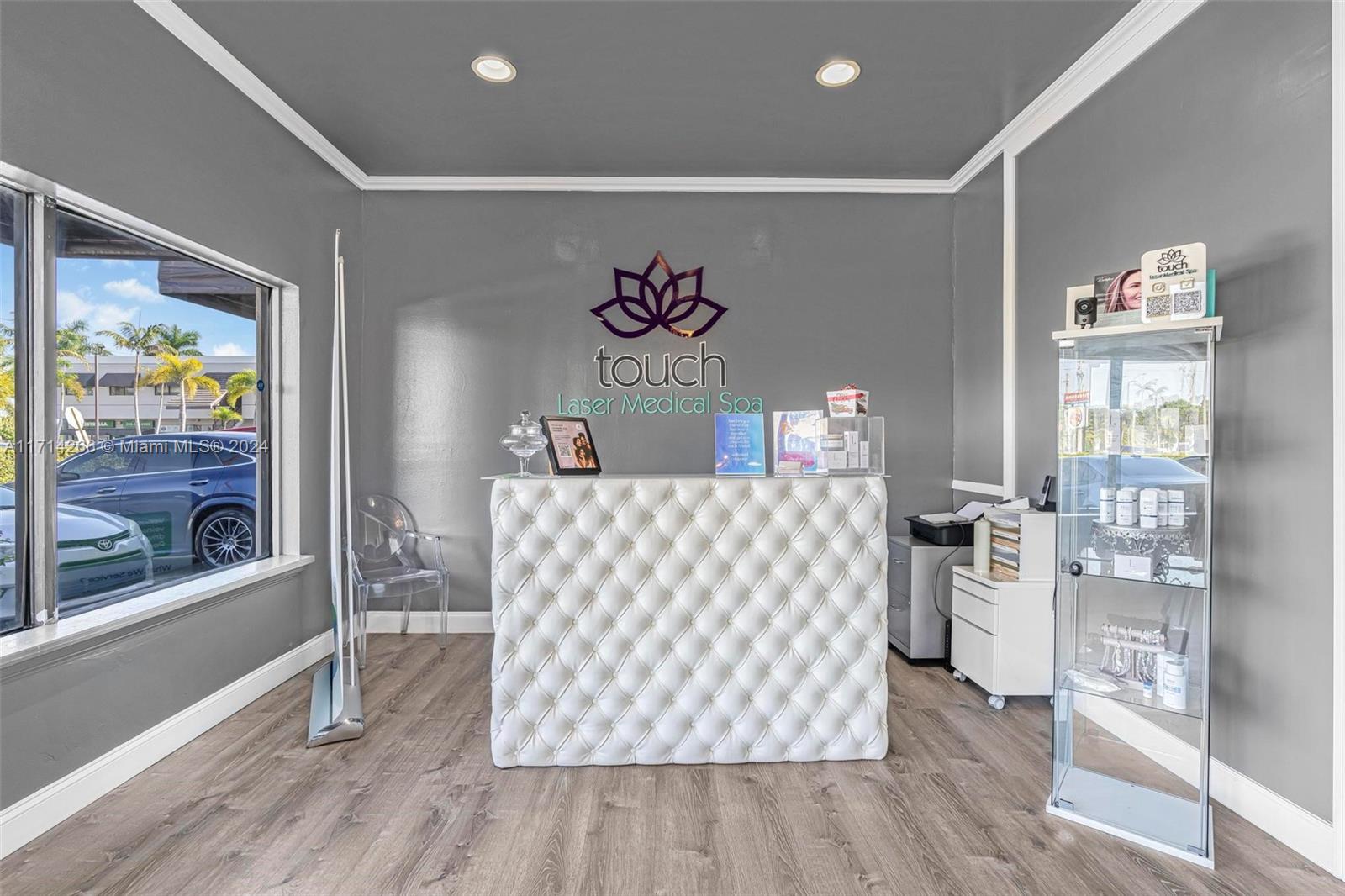 Thriving medical spa with a loyal clientele specializing in laser hair removal, injectables, and body treatments. Equipped with advanced devices like Candela GentleMax, Venus Legacy, and carboxytherapy systems.
The facility includes 3 treatment rooms, spacious waiting area, and modern furnishings.
Main injector contracted until November 2026, and the medical director is open to staying.
Injectable accounts are active and transferable.