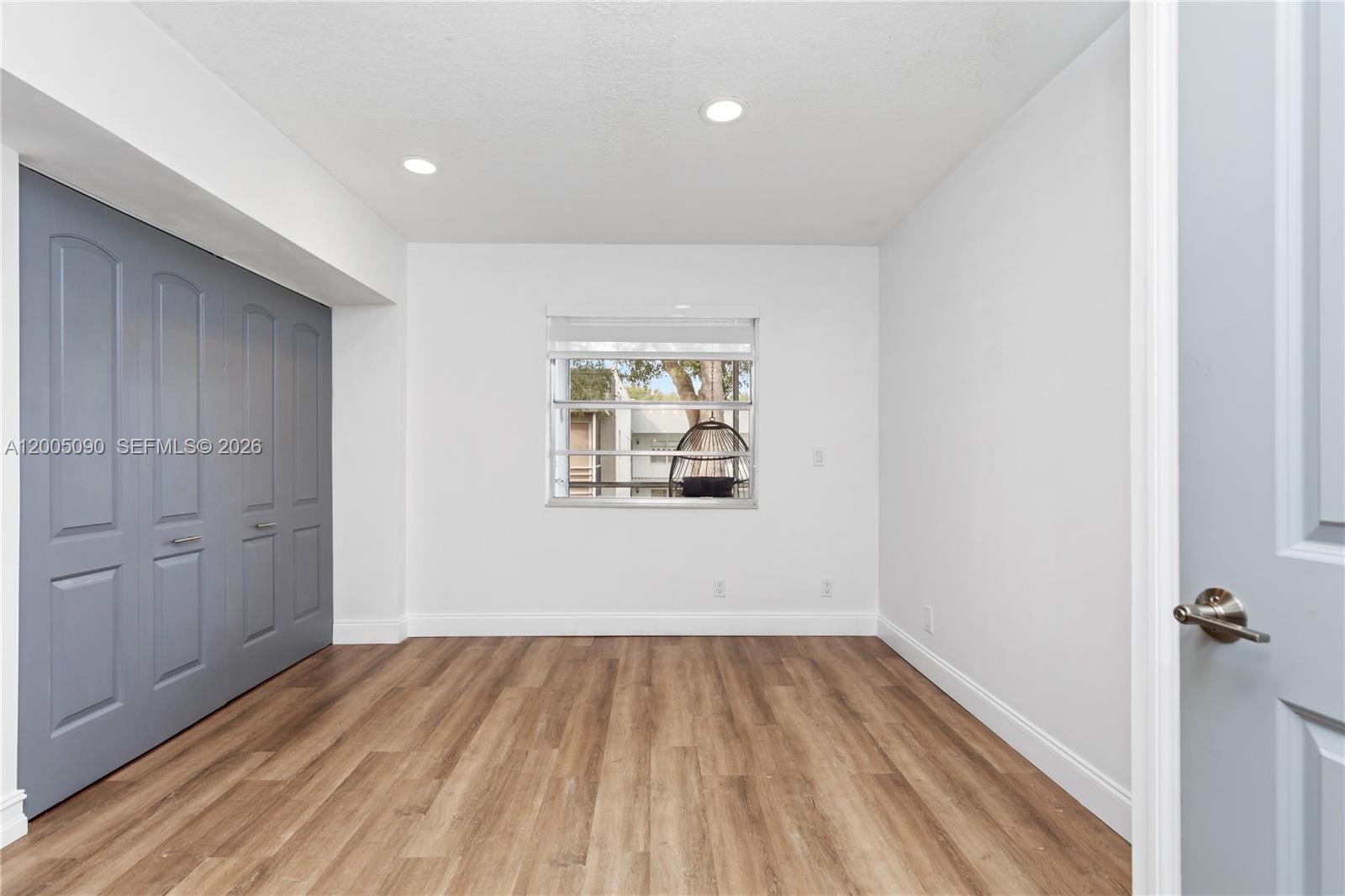 KINGS POINT NORMANDY COND - Residential