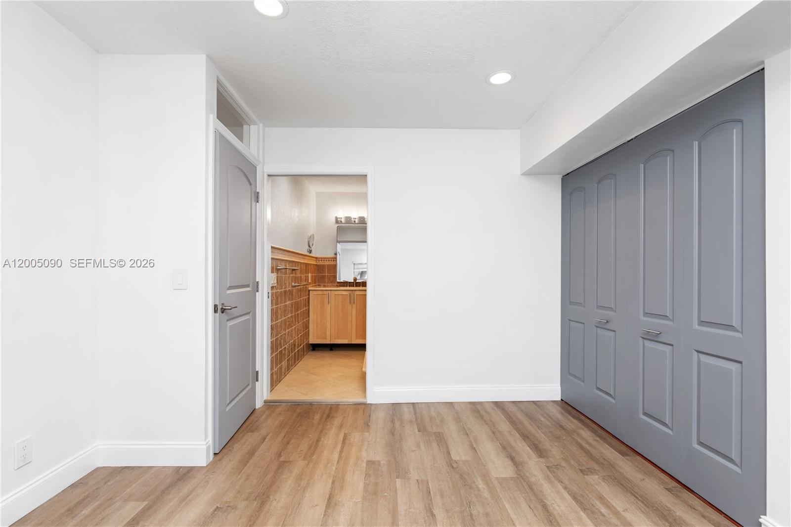 KINGS POINT NORMANDY COND - Residential