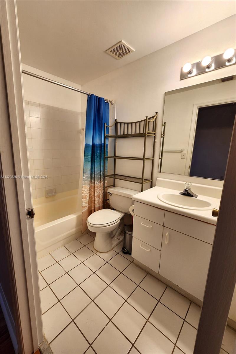 SECTORS 3 & 4 BOUNDARY PL - Residential Lease