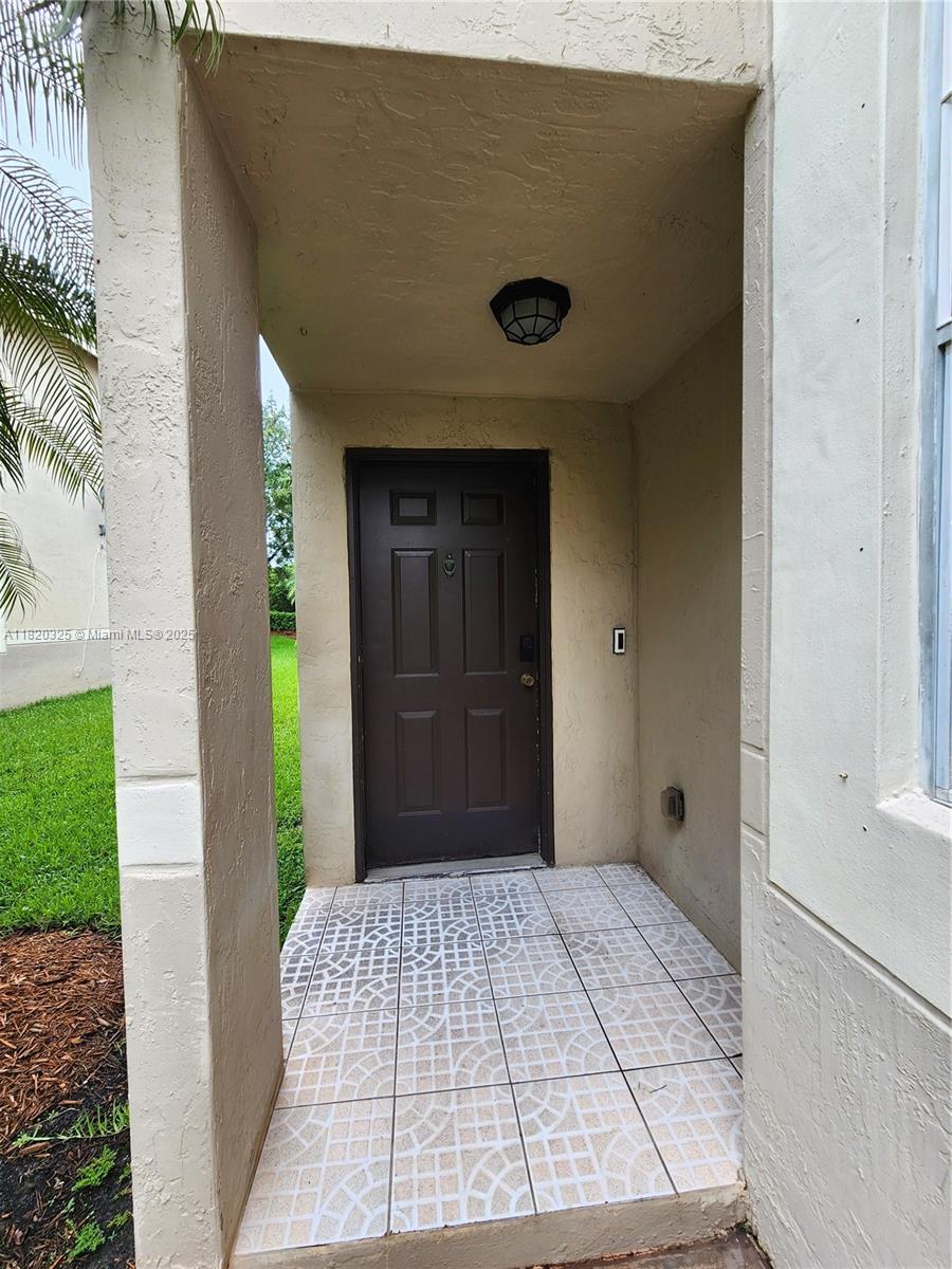 1050 Sorrento Dr 1050