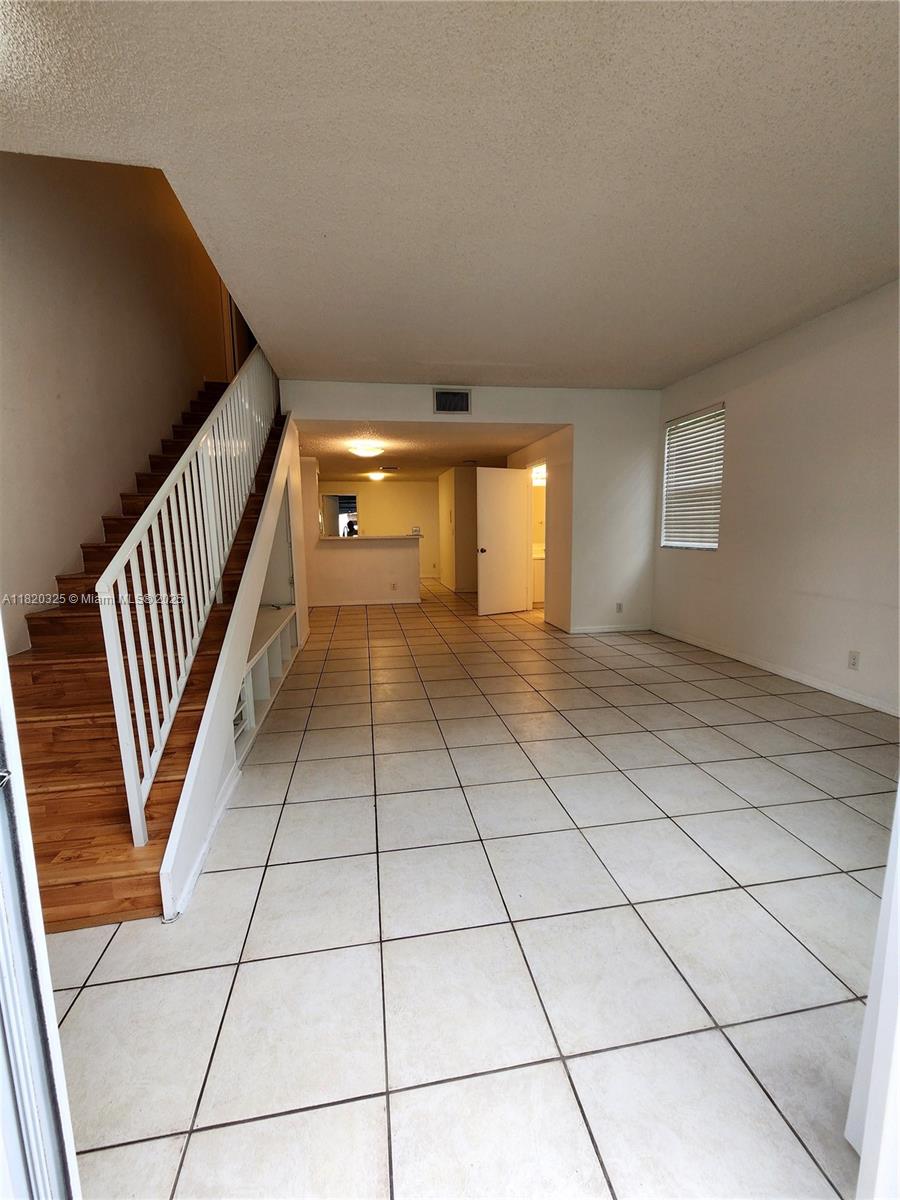 SECTORS 3 & 4 BOUNDARY PL - Residential Lease